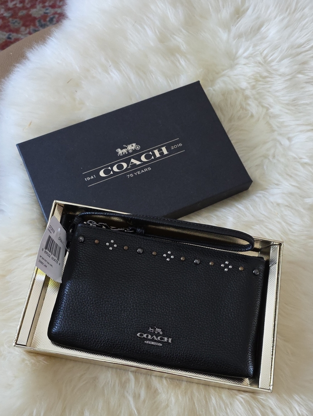 NWT IOB Coach Black Pebbled Leather Daisy Rivet Small Wristlet 🖤🎁💛